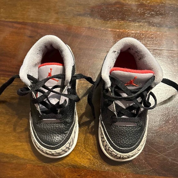Nike Jordan 3 Infant Black Cement size 7 - Picture 2 of 4
